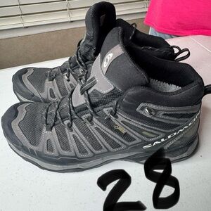 Salomon Men's Black Hiking Shoes 11.5